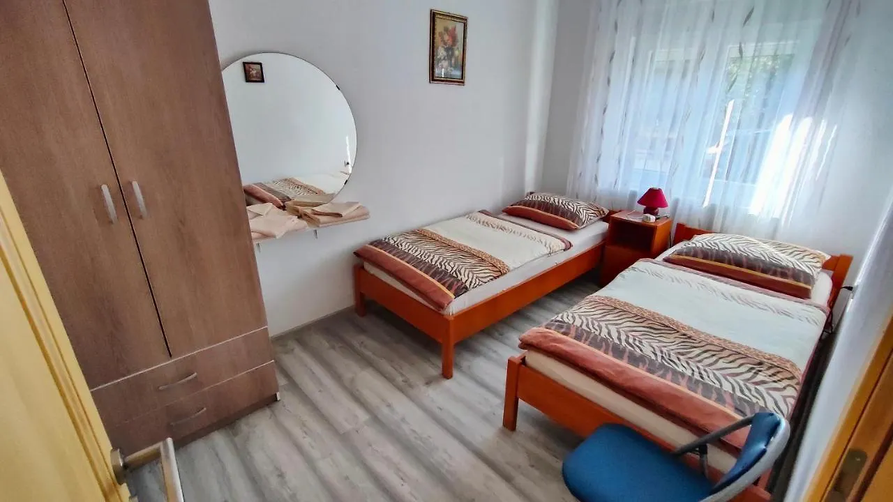Apartment Tina Gracac 0*, Gračac
