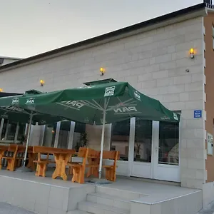  Gasthof Bedrooms Cerovac